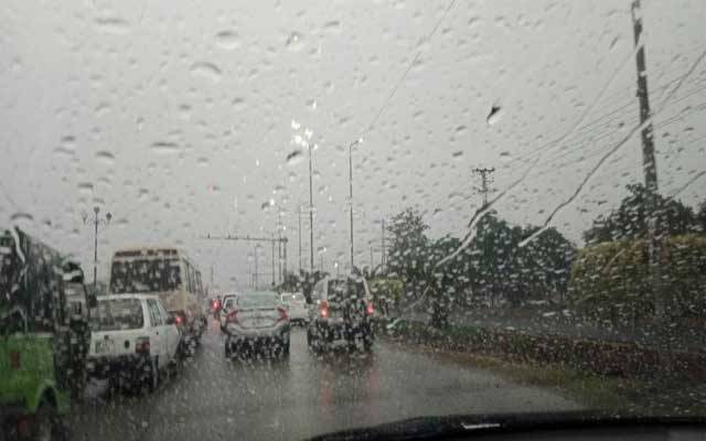 لاہور میں موسم نے لی انگڑائی ، سردی اپنے پورے جوبن پر آگئی
