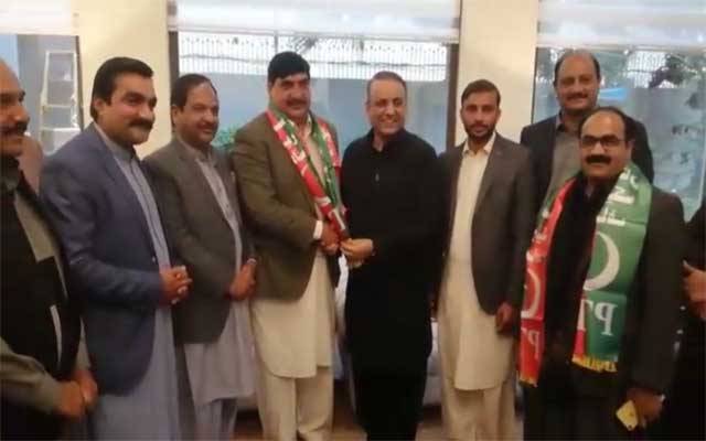 تحریک انصاف نے اپوزیشن کی بڑی وکٹیں گرادیں