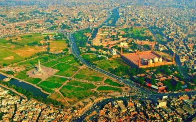 لاہور میں اُلٹی گنگا بہنے لگی