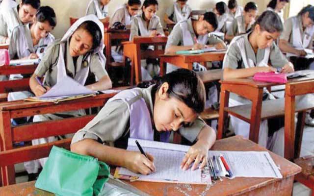 پنجاب ایگزامینیشن کمیشن امتحانات اساتذہ کیلئے سر درد بن گئے
