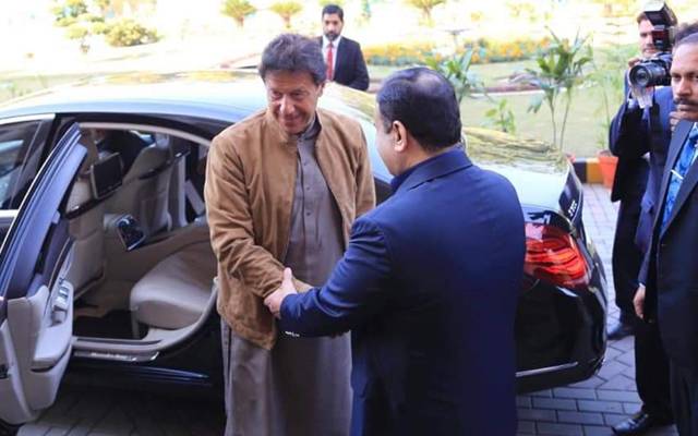 وزیر اعظم عمران خان لاہور پہنچ گئے