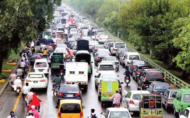 اہم شاہراہوں پر بدترین ٹریفک جام، شہری خوار