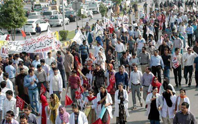 ڈاکٹروں کی برطرفی پر ینگ ڈاکٹرز کا ہڑتال کا اعلان