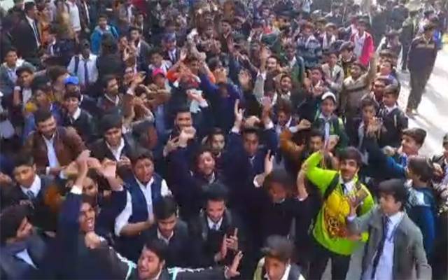 طلباءکامستقبل خطرے میں پڑ گیا