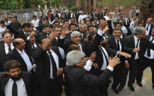 قانونی و اخلاقی معیار کو بہتر بنانے کیلئے وکلا کی ٹریننگ کا فیصلہ
