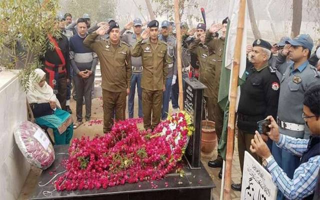 سانحہ مال روڈ شہداء کی یاد میں پولیس کی جانب سے یادگار شہداء پرتقریب