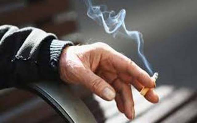 پنجاب پولیس سگریٹ نوشی کے خلاف پابندی کے قواعد سے نا واقف
