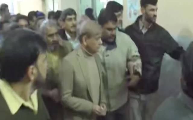 شہباز شریف کی بڑے بھائی کی عیادت کیلئے جنا ح ہسپتال آمد