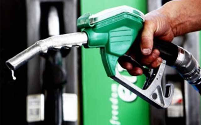 عوام کیلئے بُری خبر، حکومت نے پٹرولیم مصنوعات مہنگی کردیں