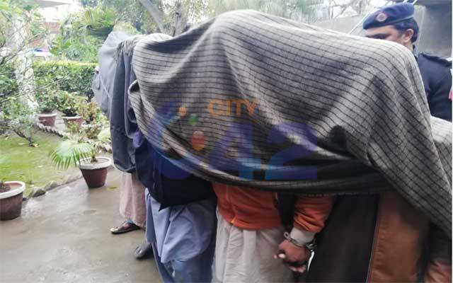 ریلوے پولیس کے محافظوں نے اپنے ہی محکمہ کو چونا لگا دیا