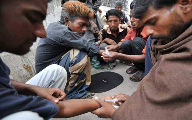 اہم شاہراہوں پر منشیات فروشوں کے ڈیرے، پولیس نے آنکھیں موندھ لیں