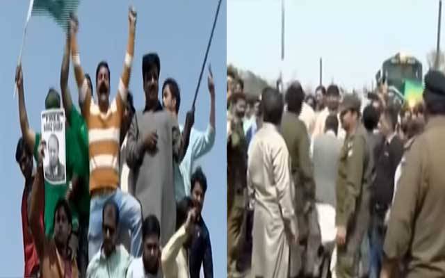 لیگی کارکنوں کا ریلوے ٹریک پر دھاوا، مسافر ٹرین روک دی