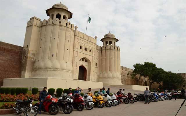 یوم پاکستان کی مناسبت سے ہیوی بائیک ریلی
