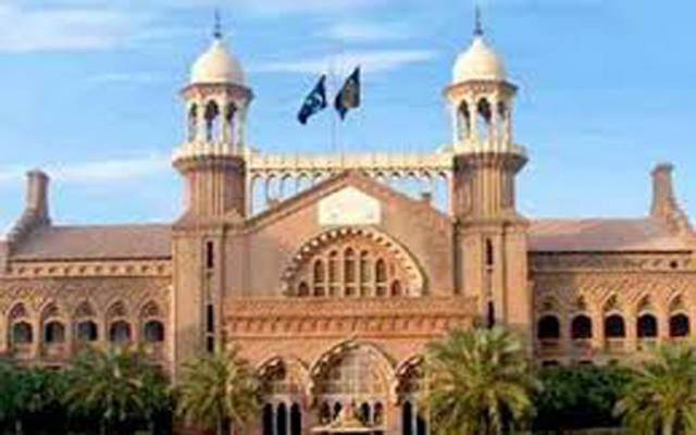 لاہور ہائیکورٹ بار میں شجرکاری مہم کے حوالے سے پودا لگانے کی تقریب