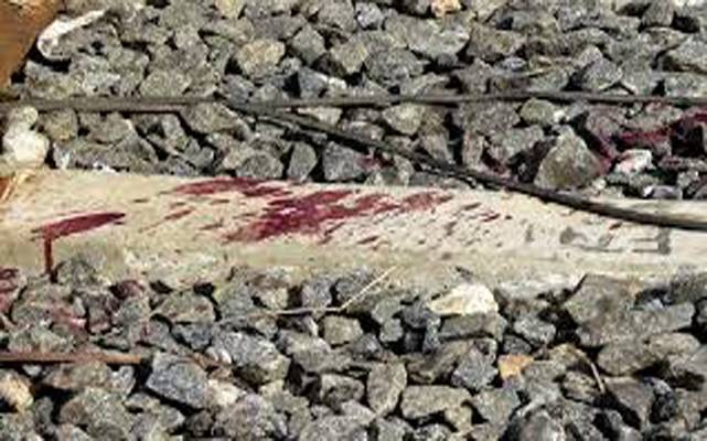 54 سالہ شخص نے ٹرین کے نیچے آکر خودکشی کرلی