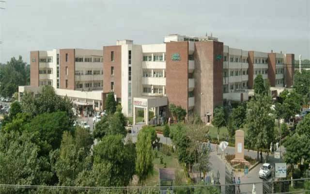 جناح ہسپتال نکاسی آب کا مسئلہ سنگین، تعفن پھیلنے لگا