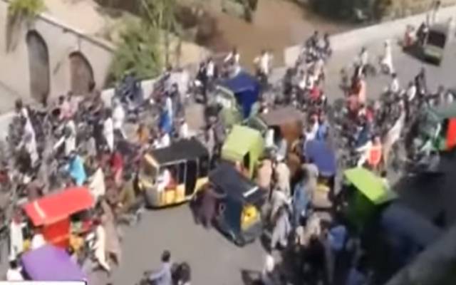 رکشہ ڈرائیوروں نے بڑی دھمکی دے دی