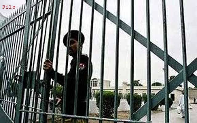 کیمپ جیل میں فلمی سین ہوگیا