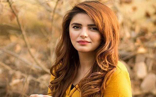 مومنہ مستحسن نے سحری تک جاگنے کا انوکھا طریقہ ڈھونڈ لیا