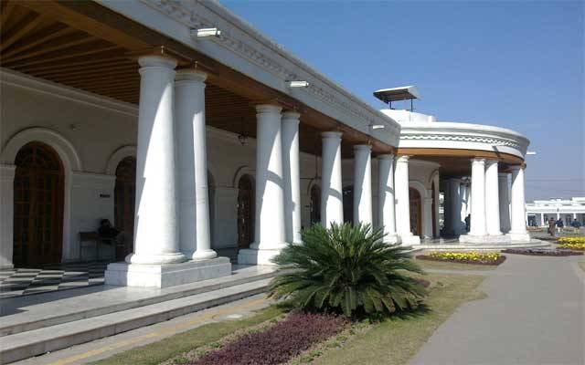 بیوروکریسی نے پٹواری کلچر کے سامنے گھٹنے ٹیک دیے