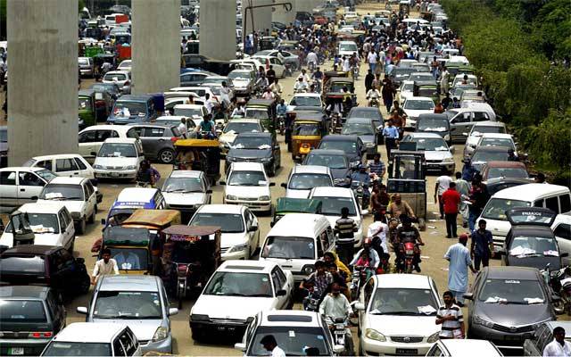 ٹریفک کے بہاؤ کو کنٹرول کرنے کیلئے انتظامیہ حرکت میں آگئی