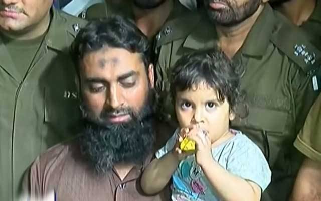 دعائیں رنگ لے آئیں، والدین کو ننھی جنت واپس مل گئی 