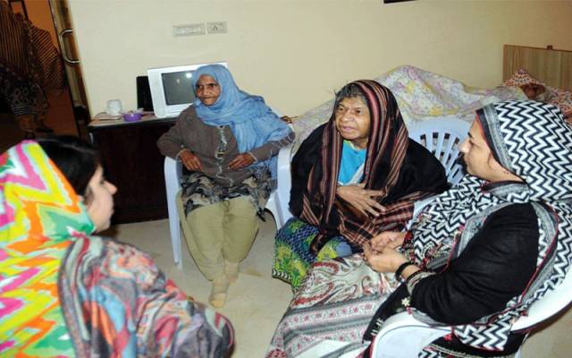 عید پر اپنوں کادیدار ہوگا یا نہیں؟ ولڈایچ ہوم میں مقیم والدین اپنے پیارو ں کے منتظر