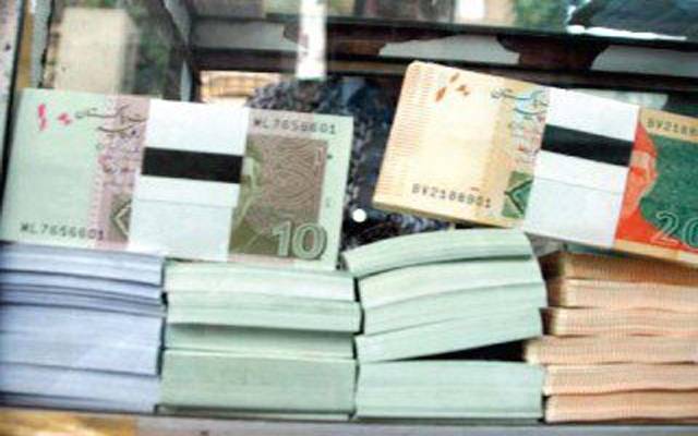اسٹیٹ بینک کادعویٰ شرمندہ، نئے کرنسی نوٹس بلیک میں فروخت