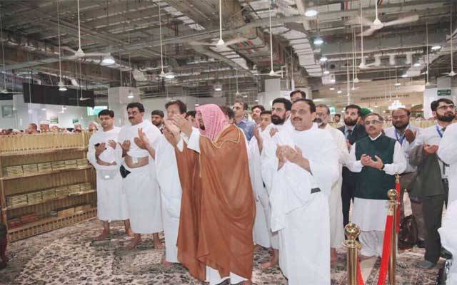  وزیر اعلیٰ پنجاب نے عمرے کی سعادت حاصل کرلی
