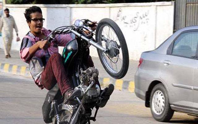 کم عمر ڈرائیور اور ون ویلرز کی شامت آگئی