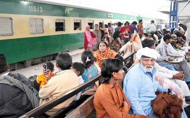عیدالفطر کے تیسرے روز بھی ٹرینیں تاخیر کا شکار