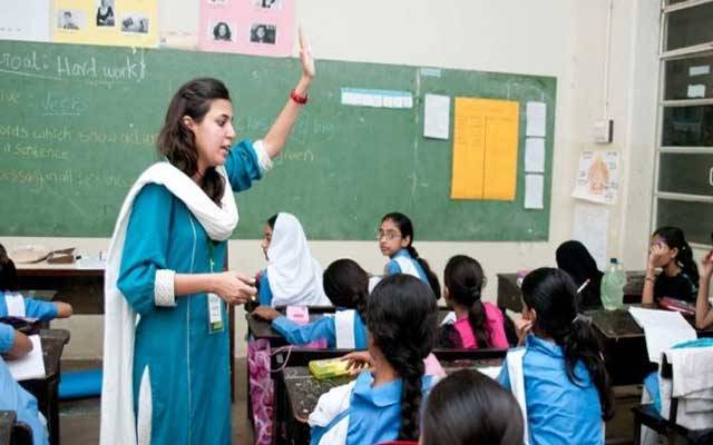 کنٹریکٹ پر بھرتی ہونیوالے اساتذہ کیلئے بری خبر