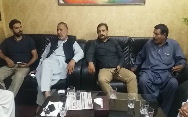 شاہ دی کھوئی کے رہائشیوں کی میاں محمودالرشید سے ملاقات