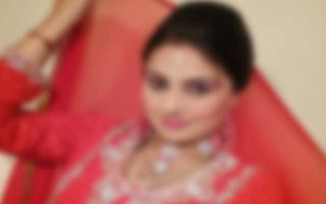 معروف اداکارہ کو وارننگ جاری