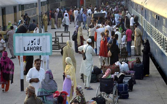 لاہور ریلوے سٹیشن، ٹرینوں کی آمد و رفت کا نظام درہم برہم