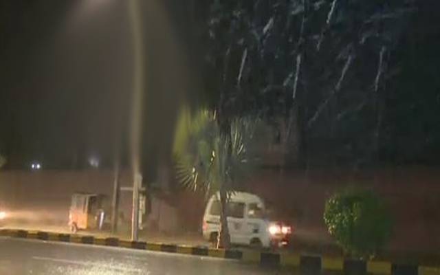 لاہور میں کالی گھٹاؤں کا راج