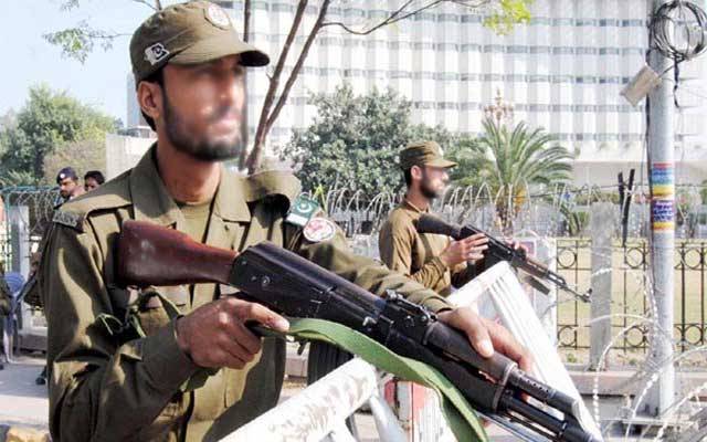 پولیس کرائے کے غنڈوں کے سامنے بے بس ہوگئی