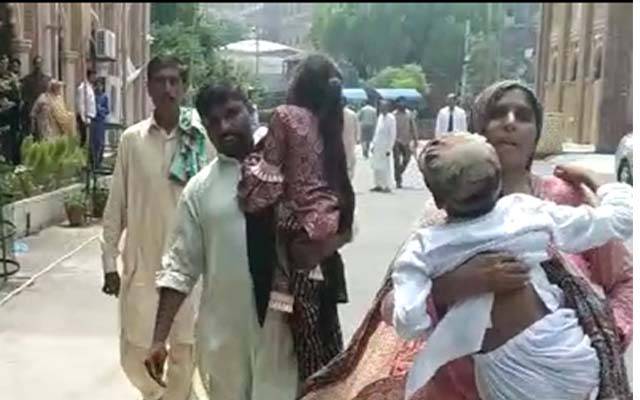 نااعتمادیوں، باہمی جھگڑوں اور شکستہ رشتوں نے گھر، گھروندے بناڈلے