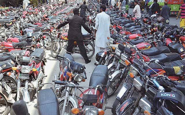 ٹیچنگ ہسپتالوں میں پارکنگ مافیا سرگرم، انتظامیہ خاموش تماشائی