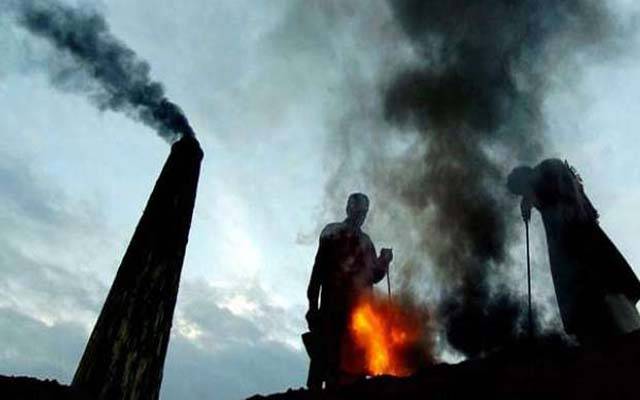 سموگ کا خطرہ، دھواں چھوڑنے والے بھٹوں کو وارننگ جاری