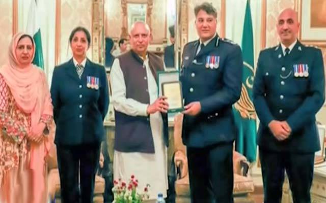گورنر پنجاب سے پاکستانی نژاد برطانوی پولیس افسران کی ملاقات