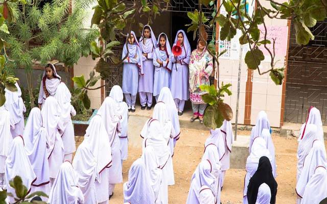 سرکاری سکولوں میں طلبا کی 100 فیصد حاضری یقینی بنانے کا حکم
