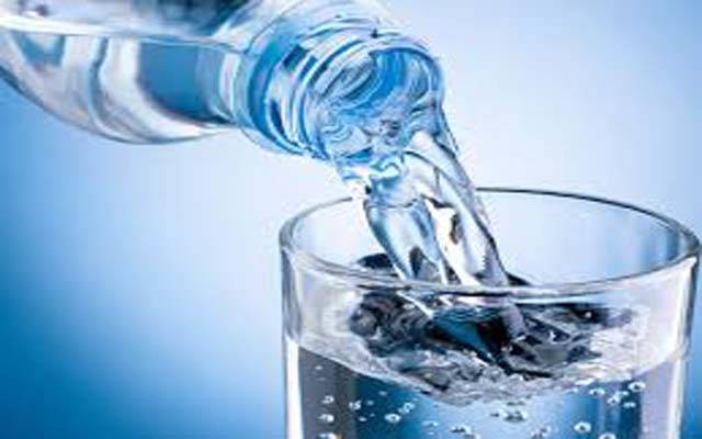 پنجاب فوڈ اتھارٹی نے  بڑی منرل واٹر کمپنیوں کا پانی مضر صحت قرار دے دیا