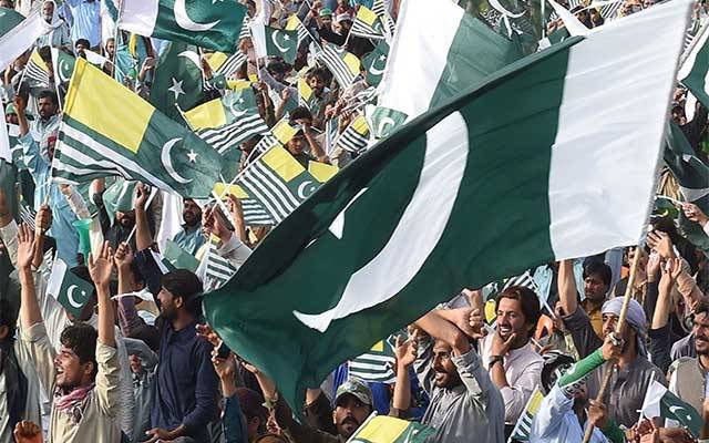 پاکستانی قوم کشمیریوں سے اظہار یکجہتی کیلئے یک زبان ہوگئی