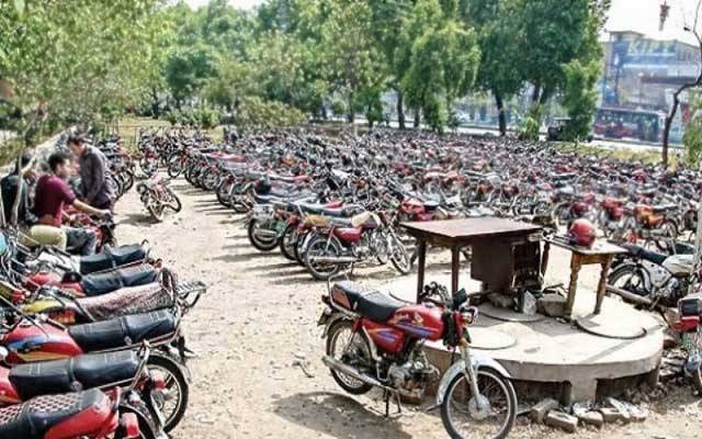 سروسز ہسپتال کی پارکنگ مافیا کیخلاف بڑی کارروائی