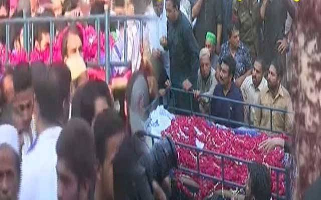 لیجنڈری لیگ سپینر عبدالقادر کی نماز جنازہ ادا
