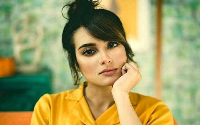  اداکارہ اقراء عزیز نے بڑی آفر ٹھکرا دی