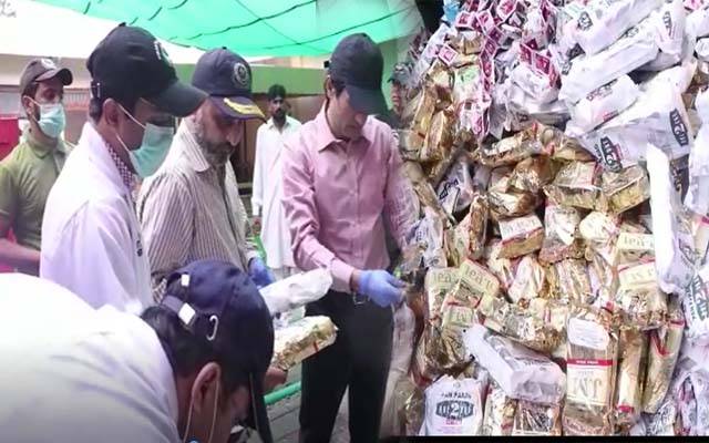 پنجاب فوڈ اتھارٹی  کا کریک ڈاؤن، 3 لاکھ 62 ہزار 106 پیکٹس برآمد