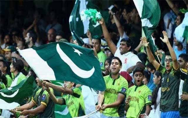 کرکٹ کا جادو لاہوریوں کے سر چڑھ کر بولنے لگا