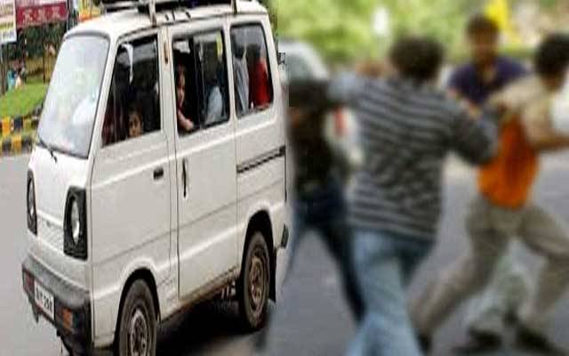 دو گروپوں میں تصادم، طلبا بڑے حادثے سے بال بال بچ گئے